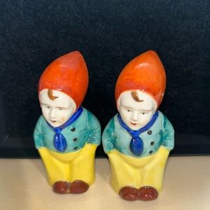 Adorable Vintage Dutch Boys Salt and Pepper Set - 1950's - 1960's